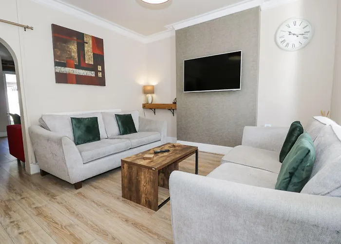 Llandudno 3 Bedroom Holiday Apartment In Town Centre