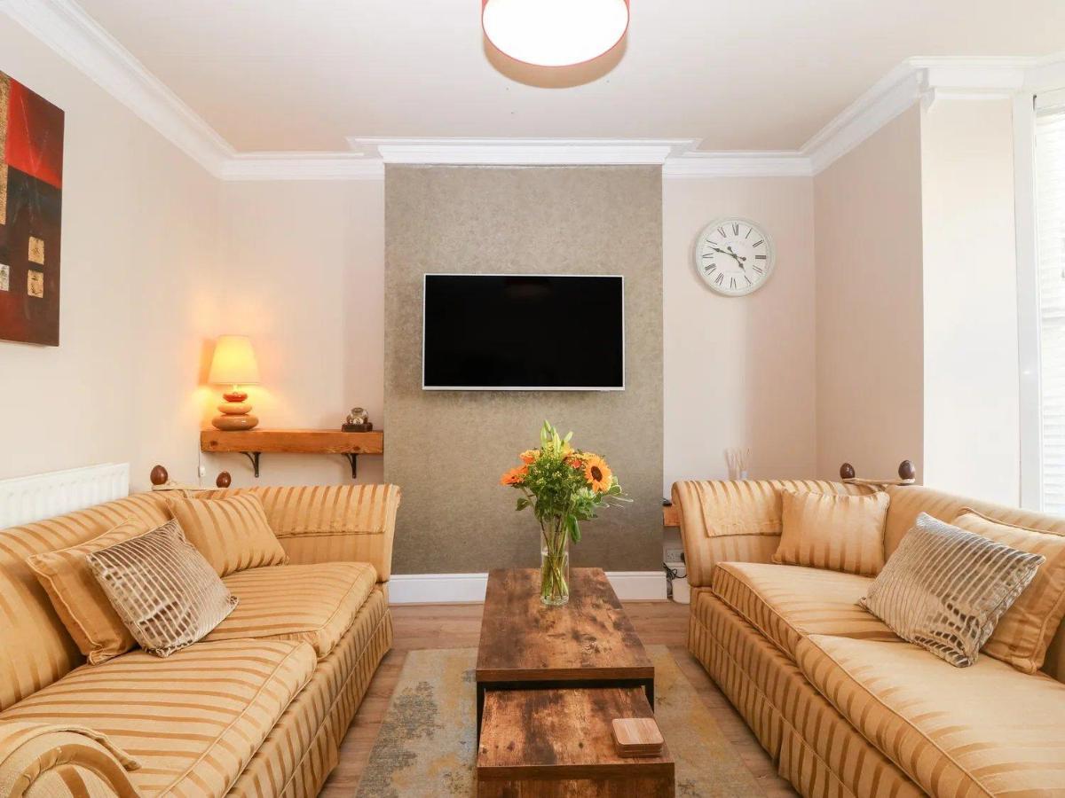 3 Bedroom In Town Centre