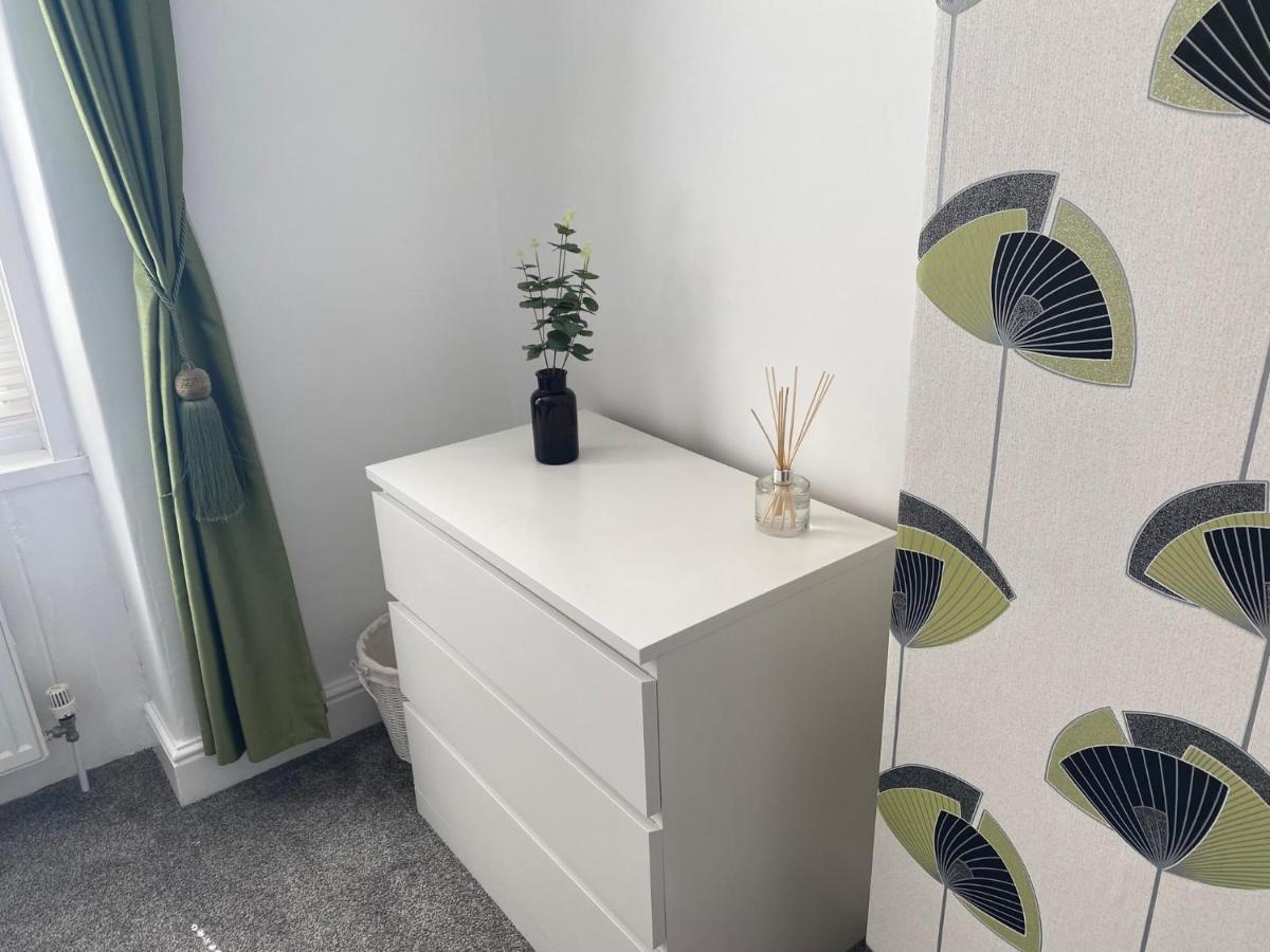 3 Bedroom In Town Centre Apartment Llandudno