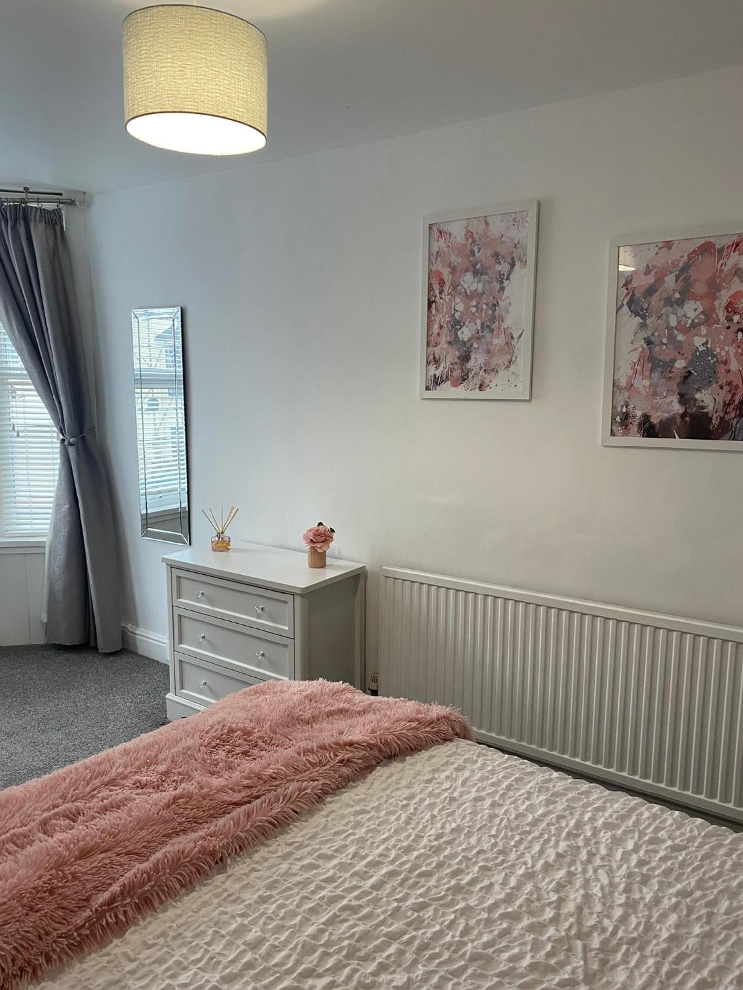 3 Bedroom In Town Centre *