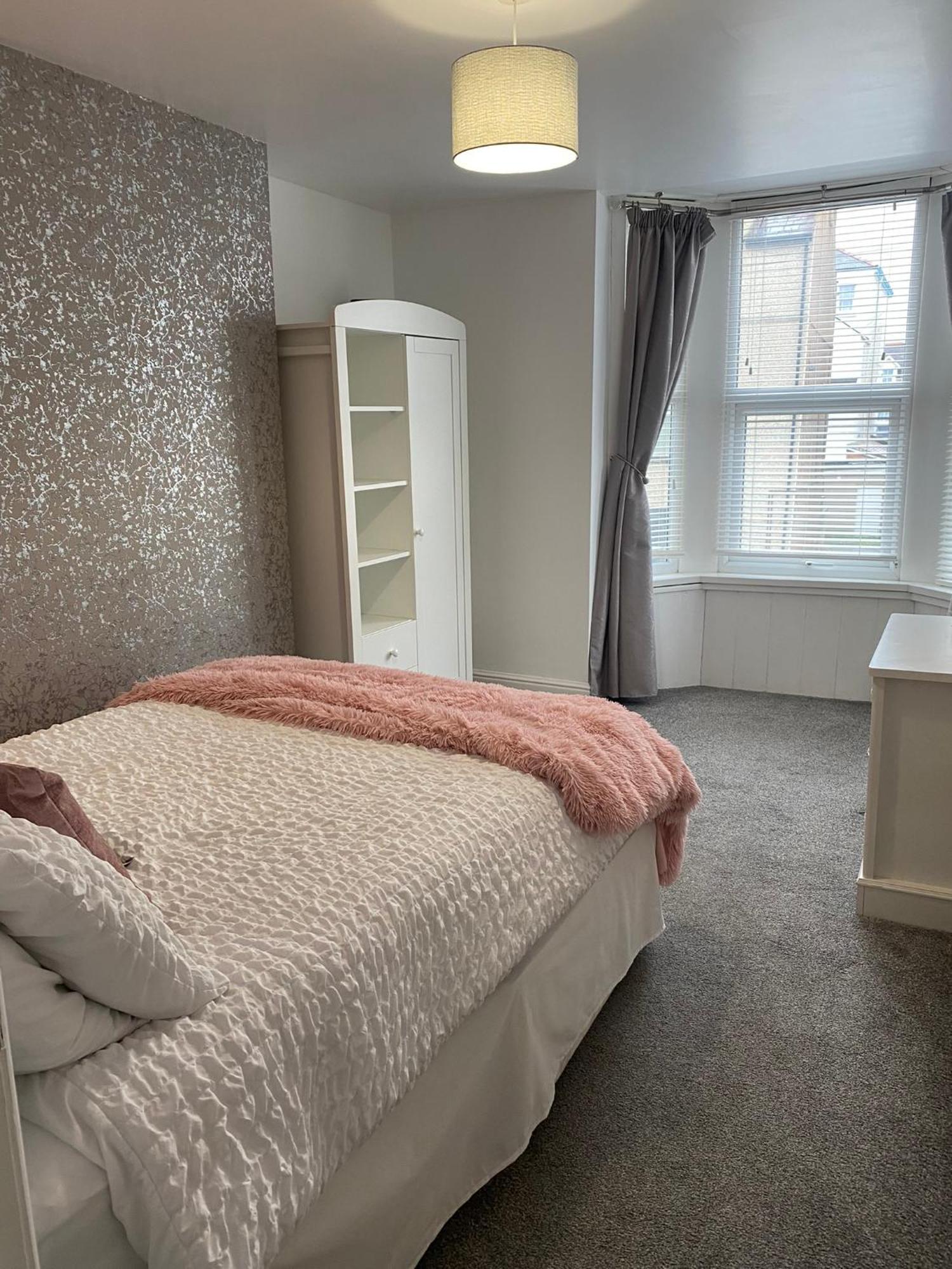 3 Bedroom In Town Centre